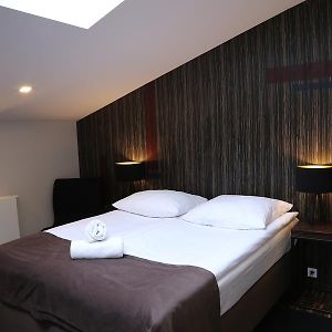 Pokój z łóżkiem king-size